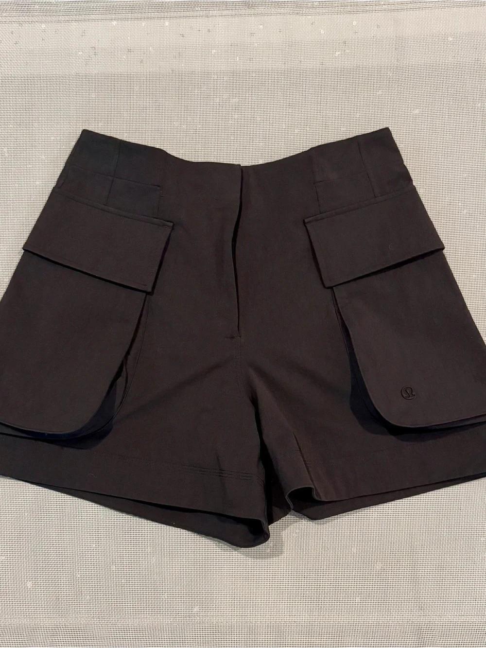 NWOT Lululemon High-Waist Black Cargo Shorts - Size 6